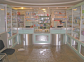 Мебель аптечная из ЛДСП, стекла, серебристого пластика